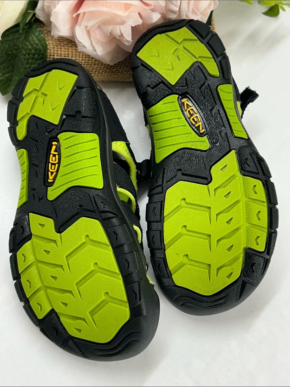 Kids Closed-Toe Sport Sandals - Black & Neon Green